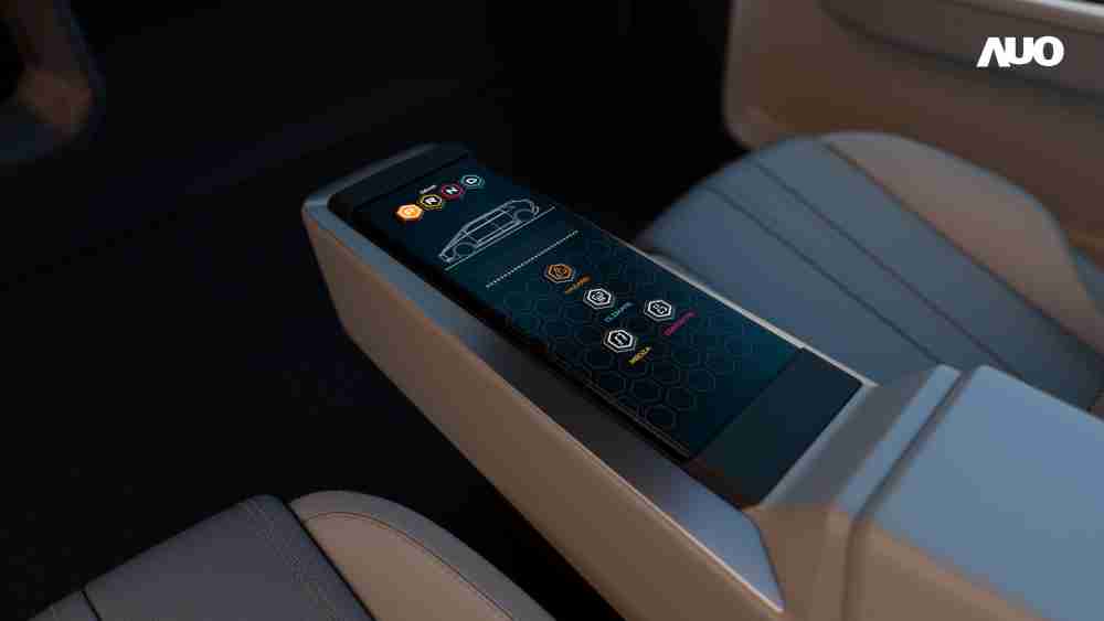 尊龙集团以人性化设计打造多变形态中控显示(Morphing Center Control)，，不使用时仅平面显示信息，，，进行操作时，，，显示器则会动态隆起，，，，转变成3D实体按钮，，并有触觉回馈，，，，展示人机互动新体验